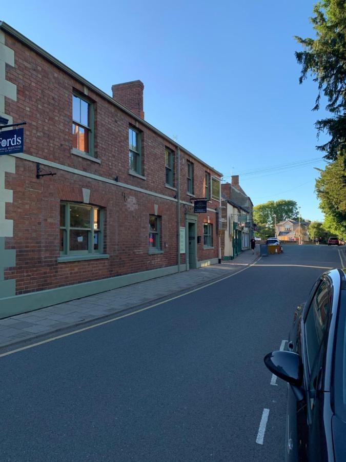 Oakham Hotel Exterior photo